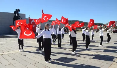 Kars’ta 29 Ekim Cumhuriyet Bayramı Coşkuyla Kutlandı